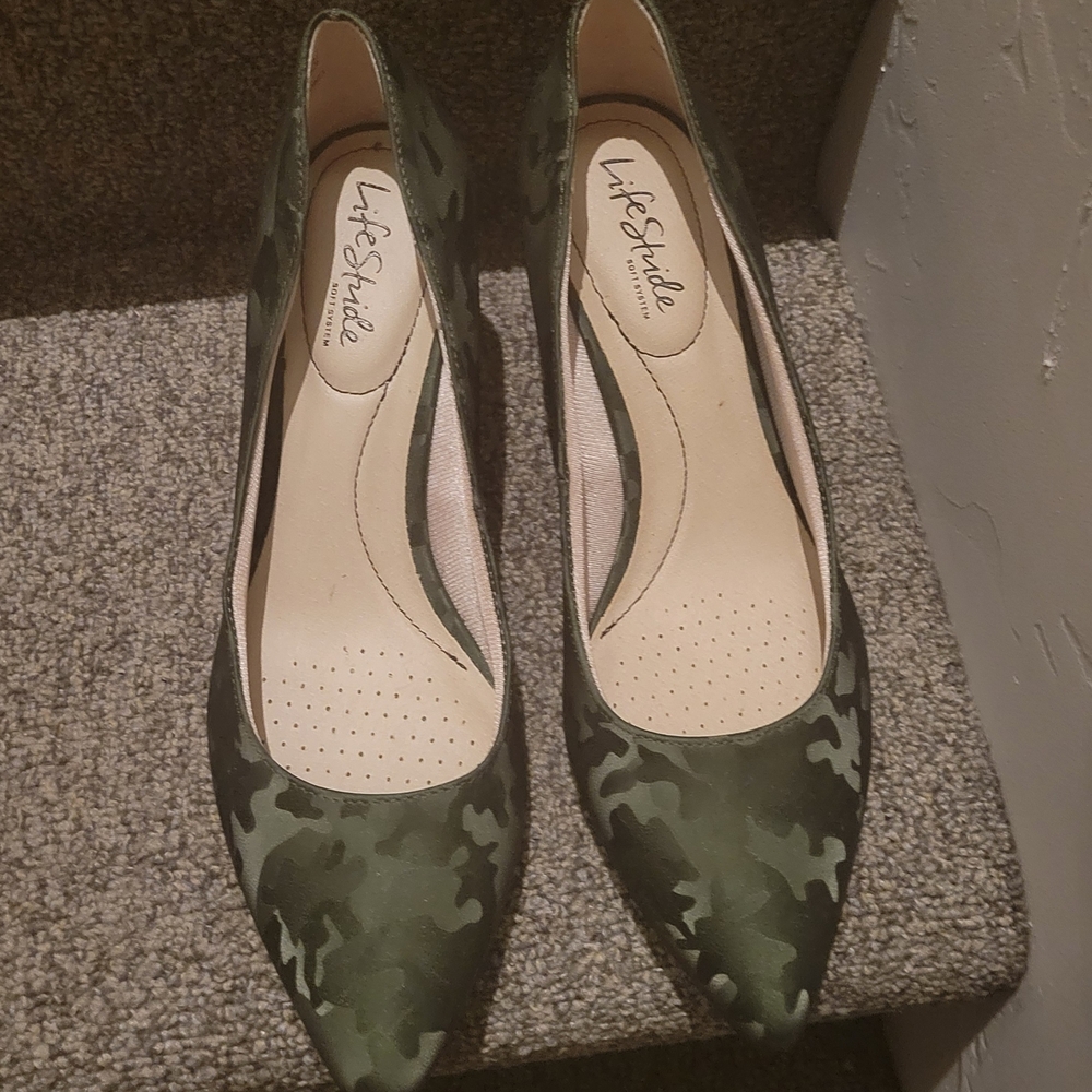 Life Stride Green Camouflage Heels